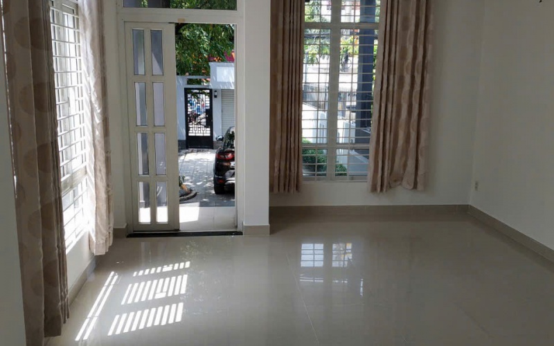 Bán nhà 6m mặt tiền đường Lê Văn Thịnh, phường Cát Lái